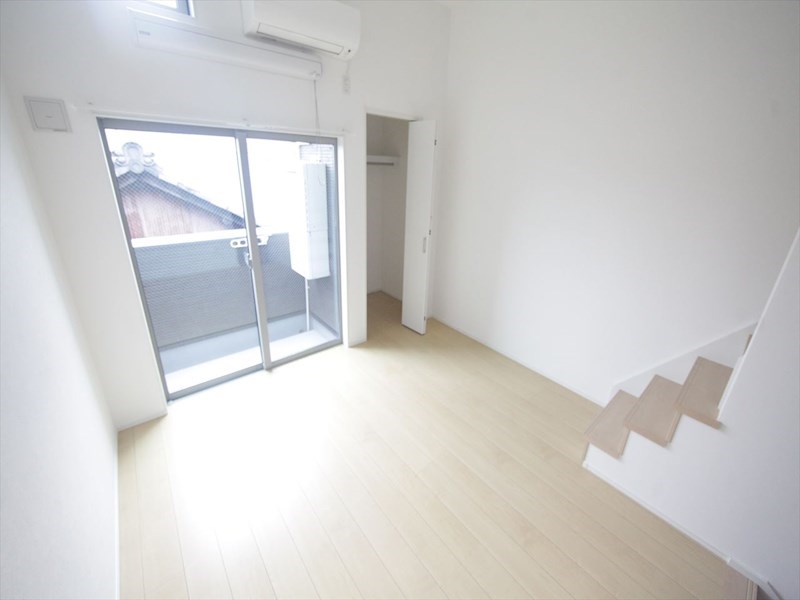 バルコニー　洋室6帖　ロフト5.4帖（収納でも部屋でも使えます）