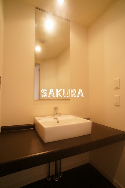 洗面設備　身支度に欠かせない独立洗面台♪