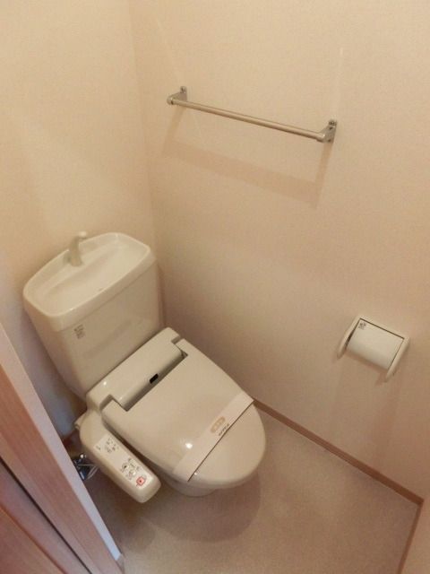 トイレ　ウォシュレット完備