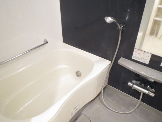 バス・シャワールーム　ゆったり過ごせるお風呂です