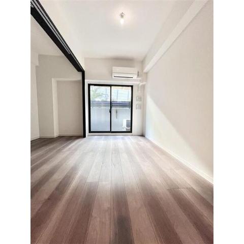 居室・リビング　室内