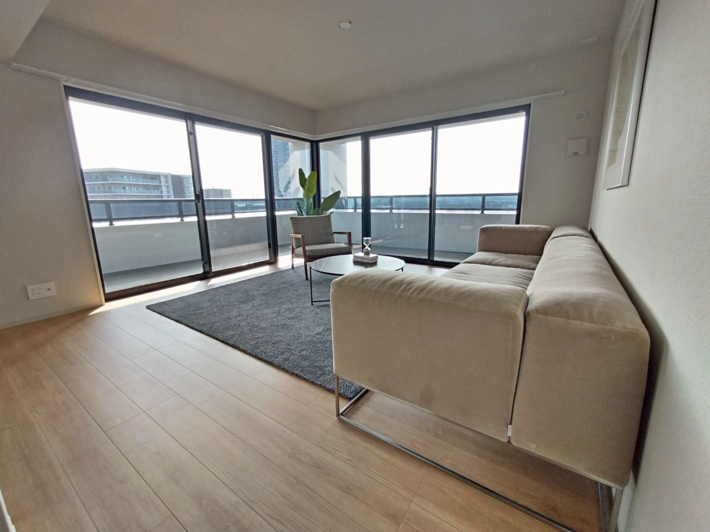 居室・リビング　20帖の広々としたリビング※家具はイメージです