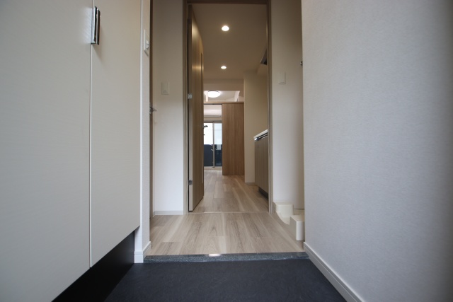 玄関　※別室の参考写真の為、現況優先です。