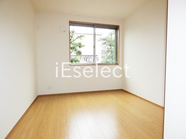 居室・リビング　周りに大きな建物が無いので日当たり良好