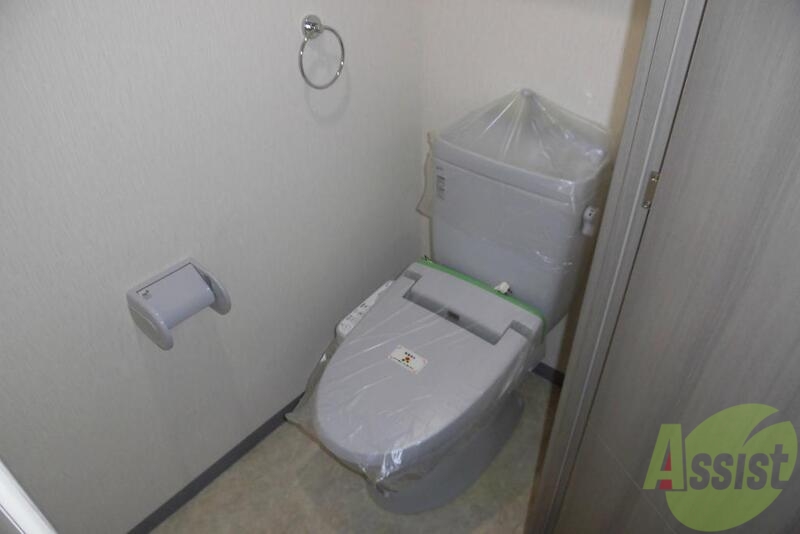 トイレ　トイレには快適な温水洗浄便座付