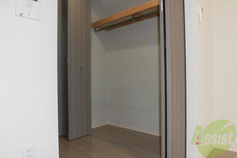 収納　クローゼット開けましたーハンガーポール付きの使いやすい収納