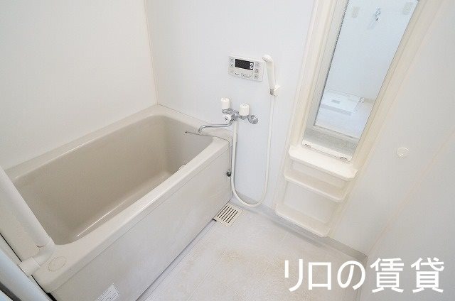 バス・シャワールーム　別号室イメージ