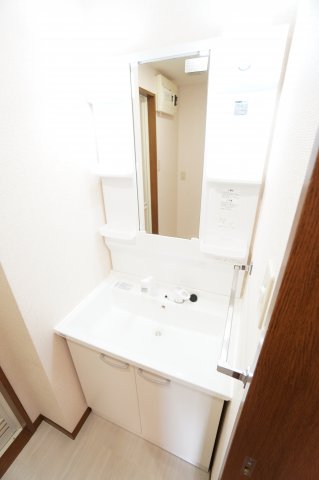 洗面設備　※同物件・同タイプの写真です。