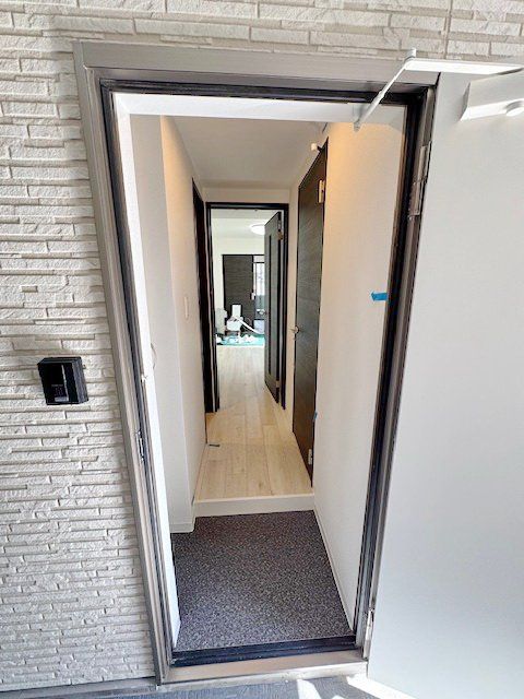 玄関　同施工会社別物件イメージ