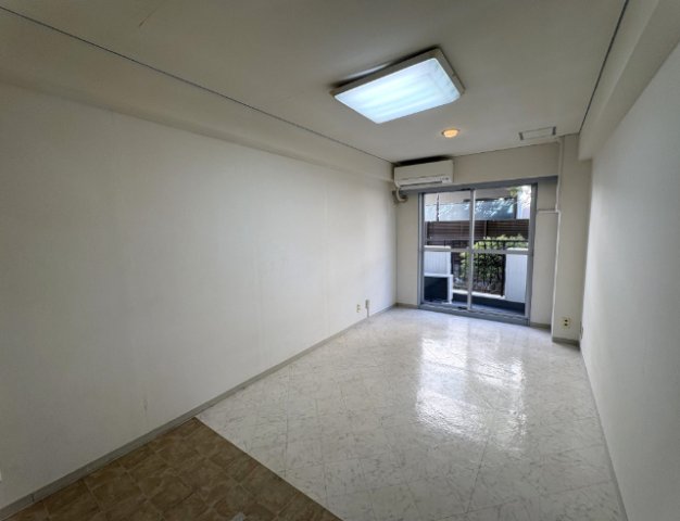 居室・リビング　居間です