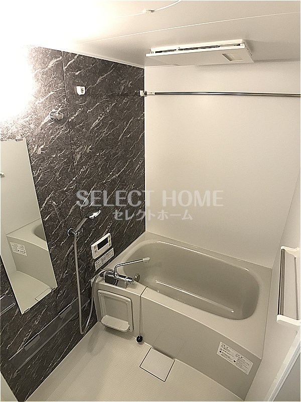 バス・シャワールーム　同型タイプ きれいなお風呂です