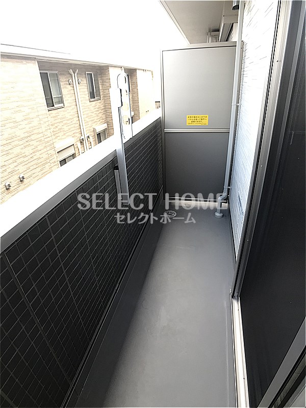 バルコニー　同型タイプ バルコニーがあります