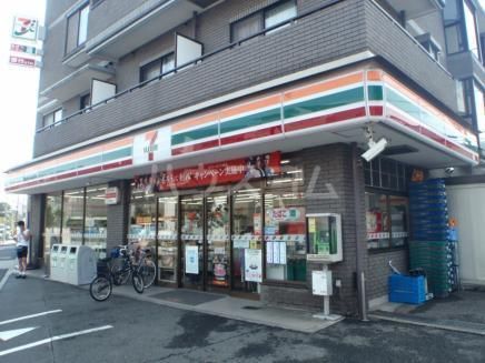 コンビニ　セブンイレブン 三鷹消研前店（コンビニ）まで881m