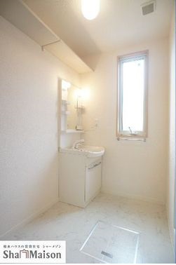 洗面設備　同タイプの写真です。設備・内装色など実際と異なります。