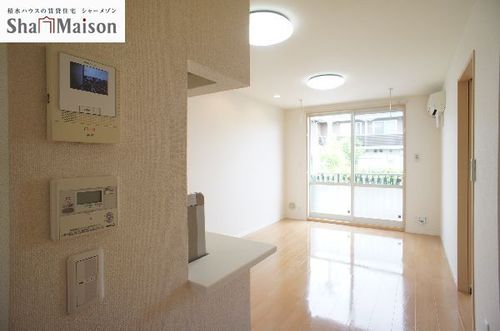 セキュリティ　同タイプの写真です。設備・内装色など実際と異なります。