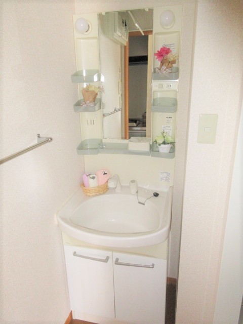 洗面設備　他のお部屋の参考画像です。