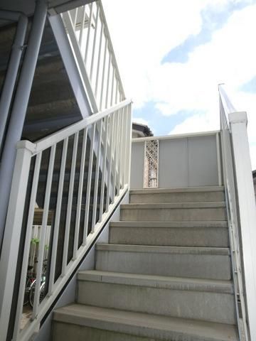 その他　２階への階段