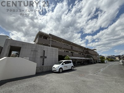 建物外観　敷地内に駐車場あります！