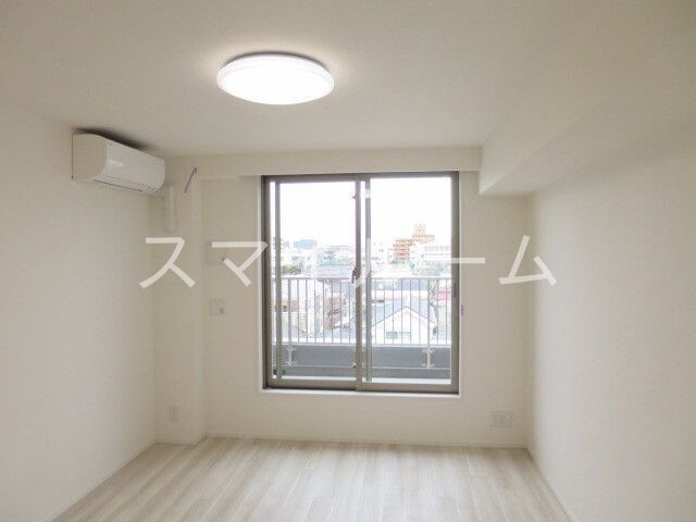 居室・リビング　別部屋参考写真となります。