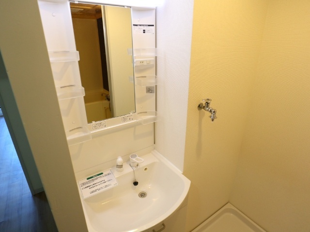 洗面設備　※別のお部屋の参考写真です