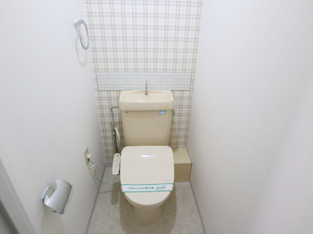 トイレ　※別のお部屋の参考写真です