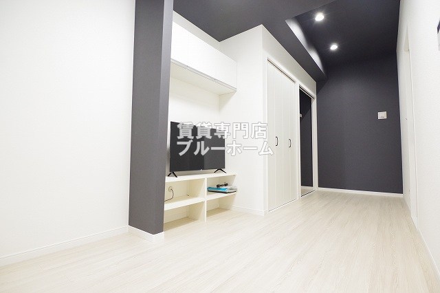 居室・リビング　6.8帖の広々とした洋室！