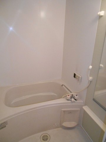 バス・シャワールーム　ゆったり過ごせるお風呂です