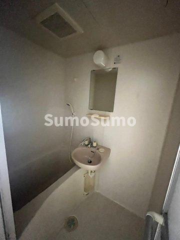 バス・シャワールーム　コンパクトで使いやすいお風呂です