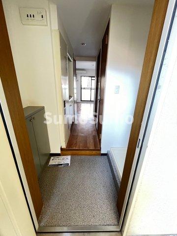 玄関　収納もある玄関です