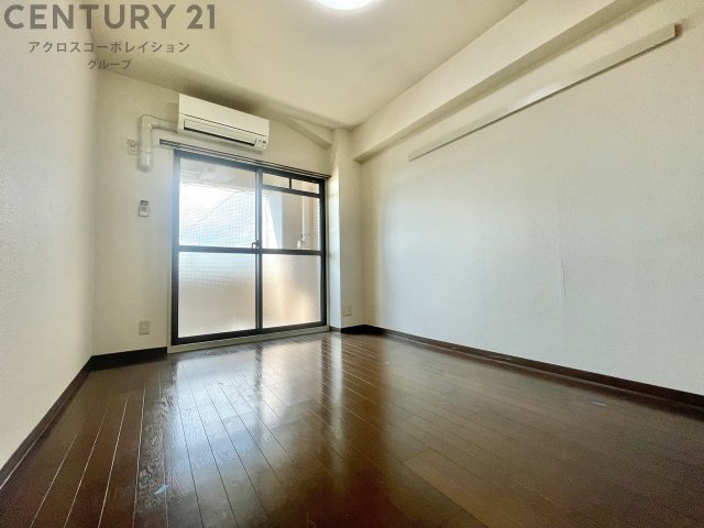 居室・リビング　エアコン付き6.7帖の洋室♪