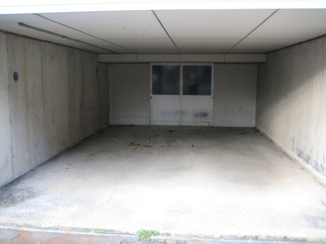 建物外観　駐車場