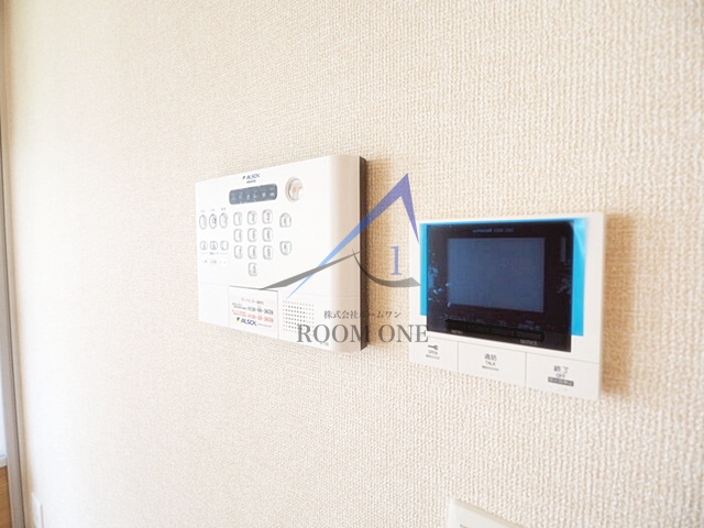 セキュリティ　モニター付きインターホンです。