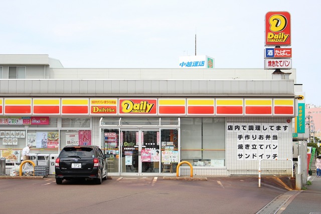 コンビニ　デイリーヤマザキ新潟美咲町店（コンビニ）まで743m