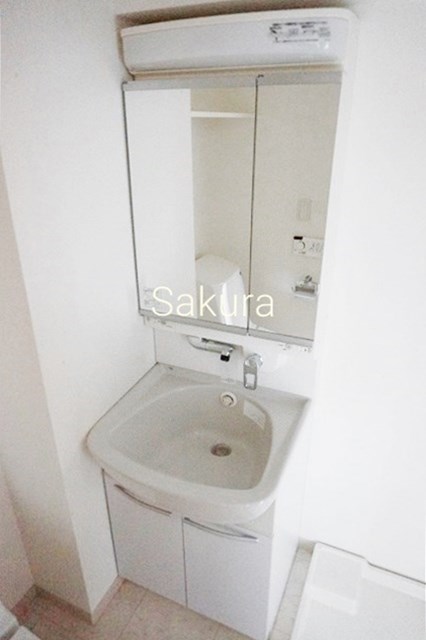 洗面設備　身支度に欠かせない独立洗面台♪