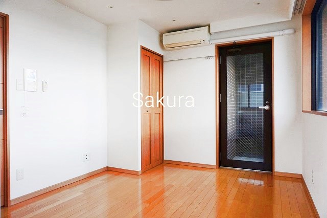 居室・リビング　開放感のあるゆったりとしたお部屋です♪