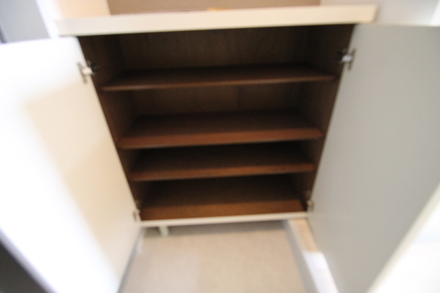 玄関　下駄箱