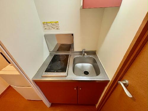 キッチン　設備・仕様は号室により異なる為、現況を優先いたします。