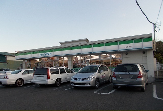 その他　ファミリーマート中町店まで100m