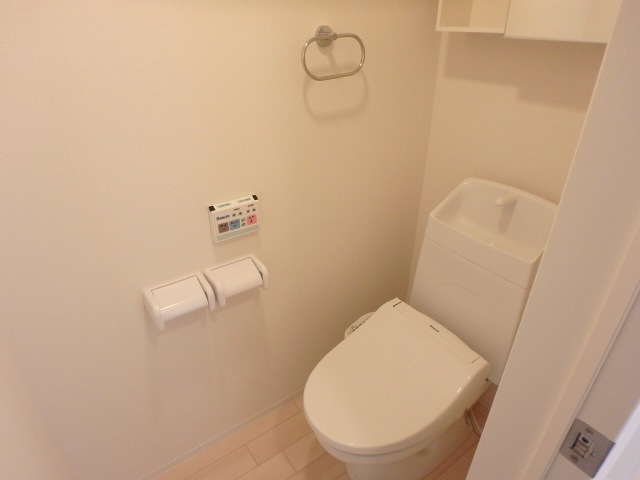 トイレ　※別室の参考写真の為、現況優先です。