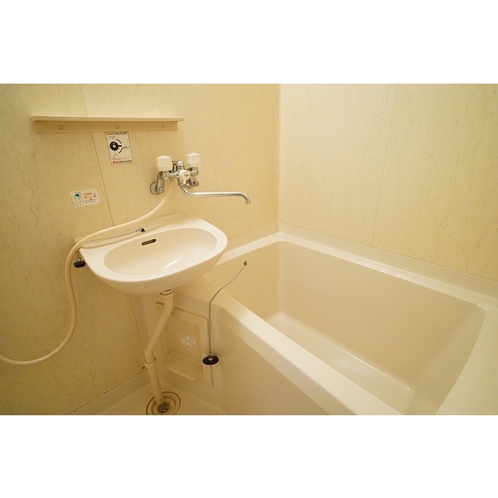 バス・シャワールーム　日々の疲れを癒すお風呂付です