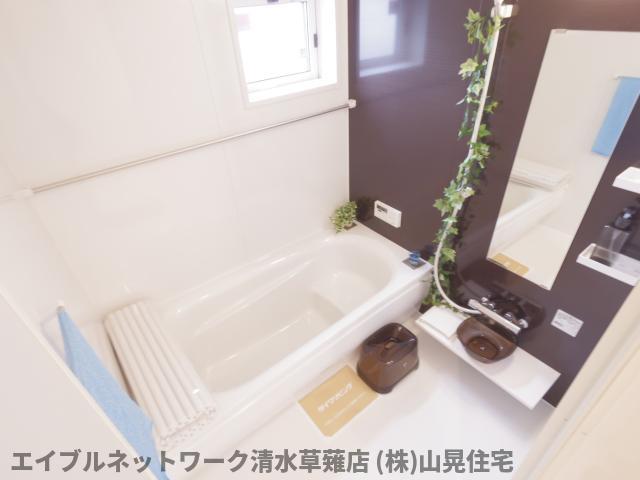 バス・シャワールーム　ゆったり過ごせるお風呂です