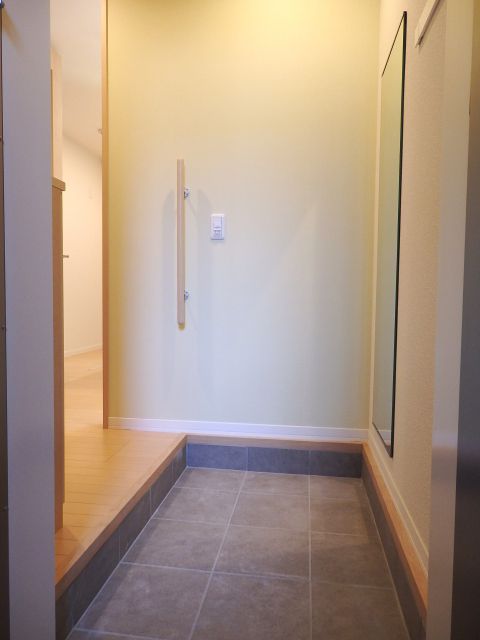 玄関　他室写真