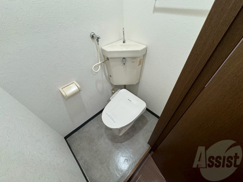 トイレ　シャワートイレになっているので快適です！