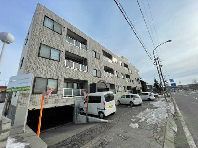 建物外観　札幌市北区新川１条「サテラ１・２」