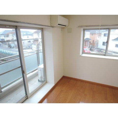 居室・リビング　同建物別タイプです。