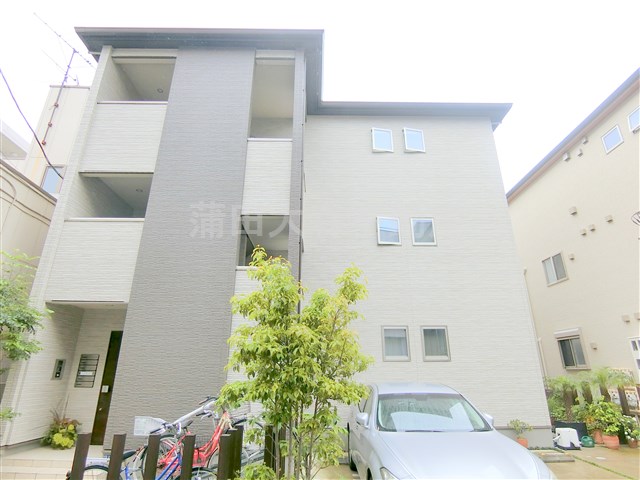 建物外観　2017年9月築　木造地上3階建て総戸数6戸オートロック付き