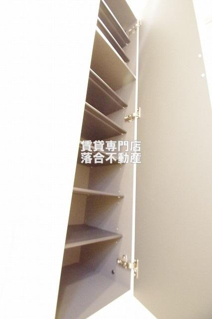 収納　シューズ収納