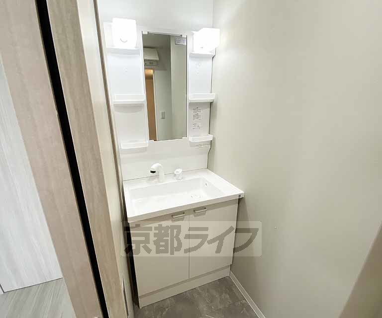 洗面設備　朝の準備はこちらで