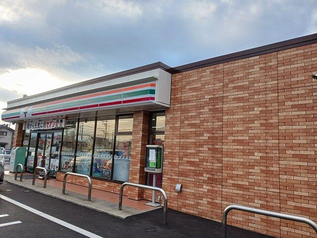 コンビニ　セブンイレブン上新栄町店（コンビニ）まで193m