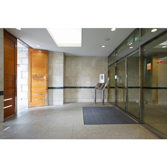 エントランス　エントランスホール